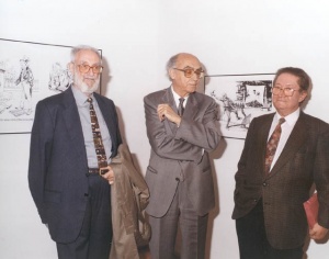 Los escritores Jose Luis Sampedro y José Saramago junto al crítico Rafael Conte, en octubre de 1998. Casa América (Madrid)